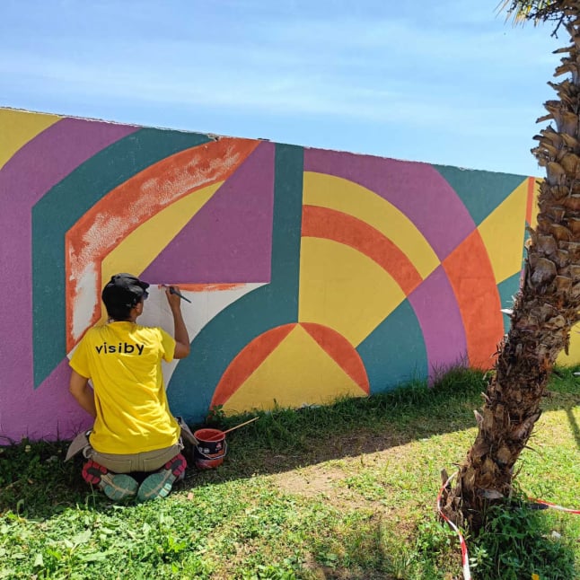 visiby allestimento esterno terrazza Francy Bar Arena dopo lavoro Orte murales in corso