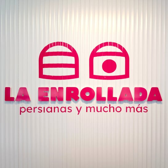 visiby marketing etico interiorismo decoracion tiendas La Enrollada persianas a coruna diseno logo letras corporeas a coruna